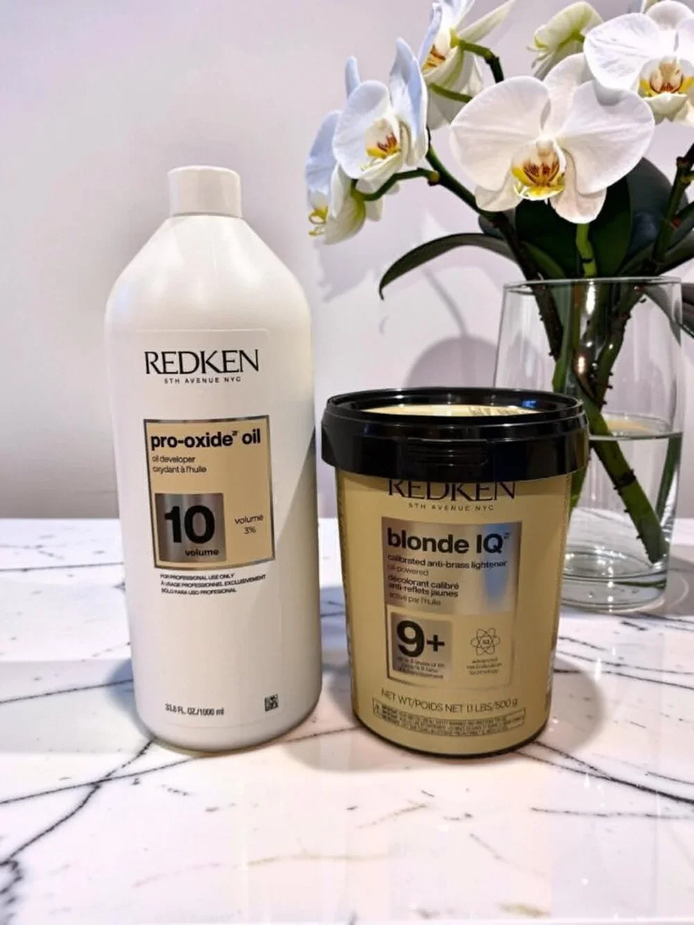 Redken Blonde IQ Oil Powder Lightener 1.1 lbs + Blonde IQ 10 Volume Developer